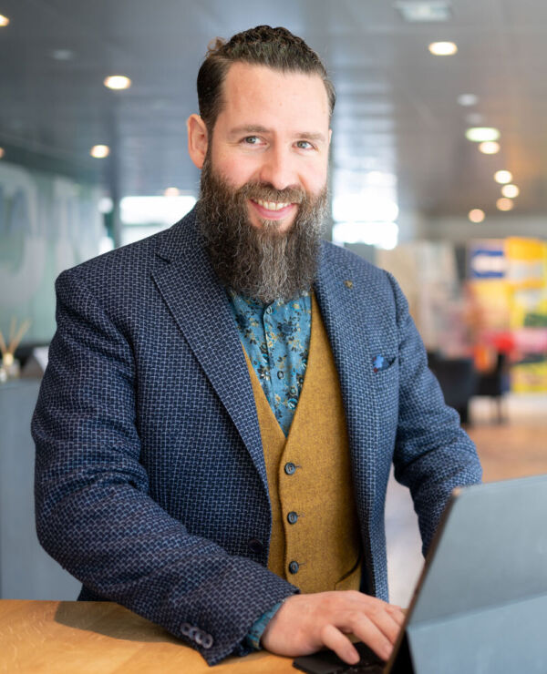 Elron alex roschi komprimiert